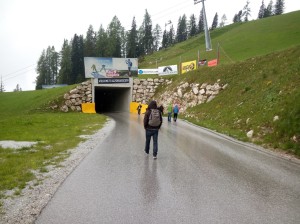 Nasser Tunneleingang